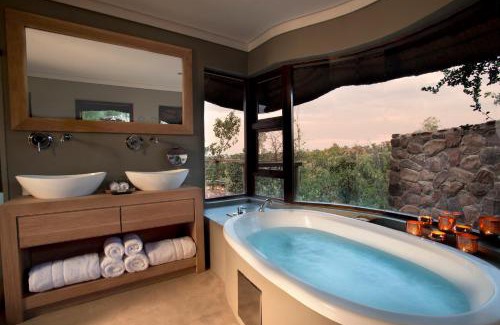 Vaalwater Maison | MHONDORO SAFARI LODGE & VILLA