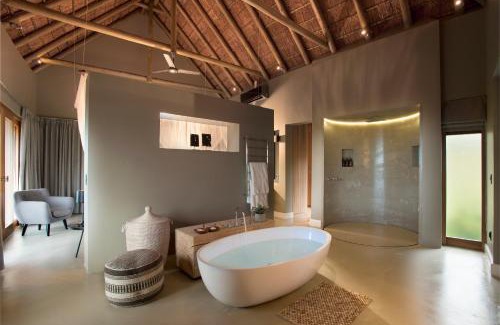 Vaalwater Maison | MHONDORO SAFARI LODGE & VILLA