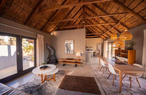Vaalwater Maison | MHONDORO SAFARI LODGE & VILLA