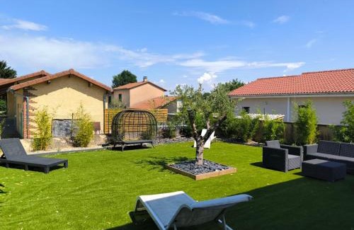 Pizay Appartement | Mi Amore- Gîte 3 suites près de Lyon, parking free