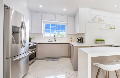 Flagami Maison | Miami 8BR Mansion w/ Pool & Playground