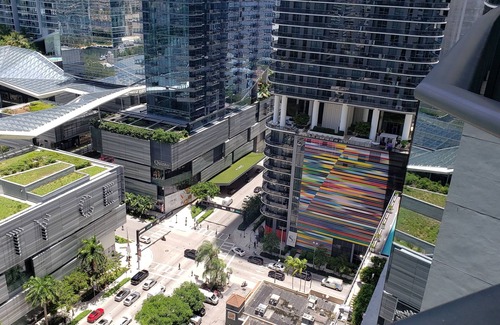 Brickell Copropriété | Miami Escape: 1BR+Den near Best! Nightlife, Restaurants, Shops & Luxe Amenities