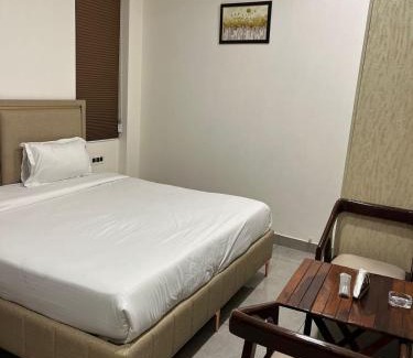 Malviya Nagar Lit Et Petit-Déjeuner | MICASA HOMES