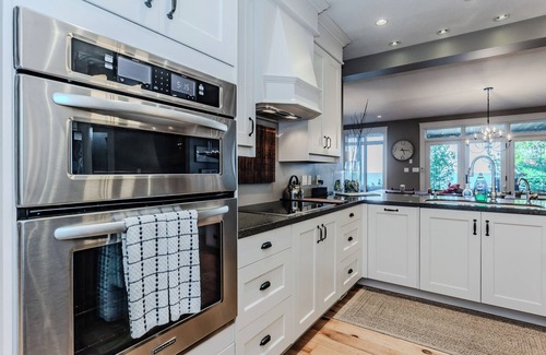 Lion's Head Cottage | Michael’s Luxury Cottage on Bruce Trail/ Starlink