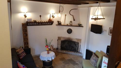 Kathikas Maison | Michalis Anoyia Traditional Stonehouse