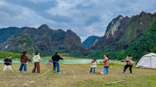 Huu Lung Autre | Michi Camp Hữu Liên
