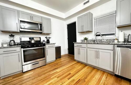 Fitchburg Appartement | Mid-Century Comfort & Style