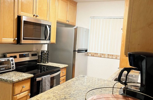 Imperial Beach Copropriété | Mid-century condo in heart of Imperial Beach, minutes from the ocean
