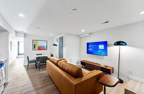 Bloomingdale Maison | Mid-Century DC Condo Central Bloomingdale 2BR & 1BA #DCottage