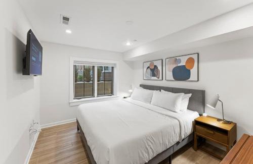 Bloomingdale Maison | Mid-Century DC Condo Central Bloomingdale 2BR & 1BA #DCottage