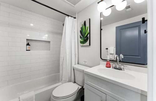 Bloomingdale Maison | Mid-Century DC Condo Central Bloomingdale 2BR & 1BA #DCottage