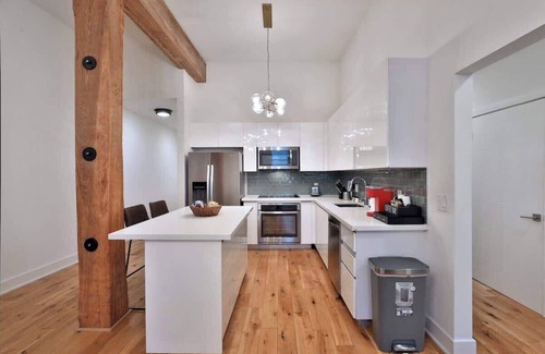 Downtown Columbus Appartement | Mid-Century Downtown Loft (Free Parking)
