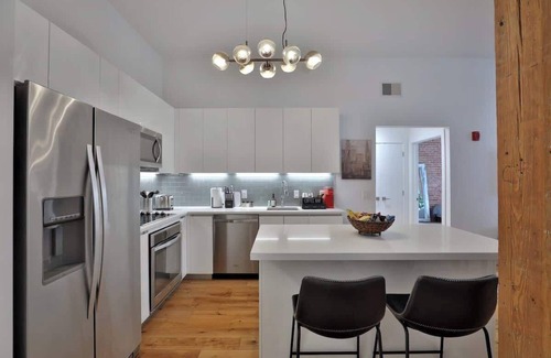 Downtown Columbus Appartement | Mid-Century Downtown Loft (Free Parking)