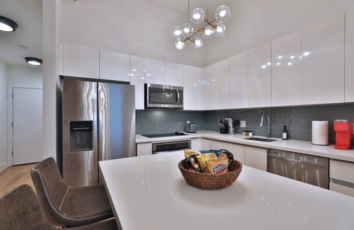 Downtown Columbus Appartement | Mid-Century Downtown Loft (Free Parking)
