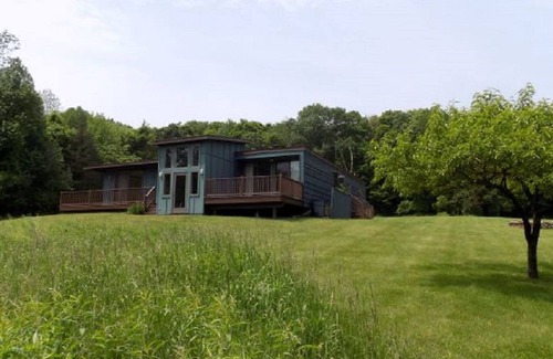 Pine Plains Maison | Maison Mid-Century entourée de prés