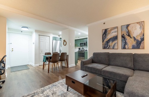 Pentagon City Copropriété | Mid Century Modern Deluxe 2BR Cozy King bed l GYM l Tranquil 5 min to DC/Mall/✈️