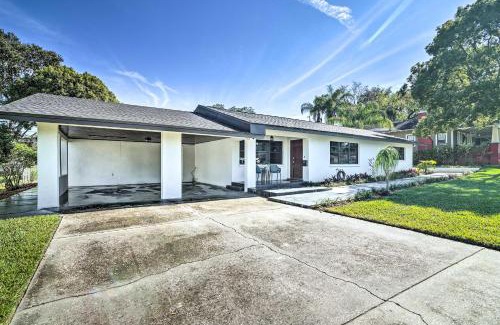 Lakeland Maison | Mid-Century Modern Escape in Central Lakeland!