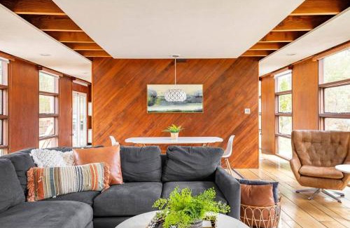 Wernersville Maison | Mid Century Modern Getaway with outdoor Hot Tub