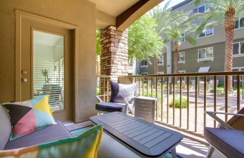Desert Ridge Appartement | Mid-Century Modern Phoenix Condo, Walk to High St!