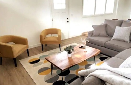 Harvey Park Maison | Mid-century modern style home in Harvey Park