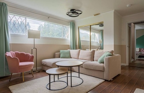 Squamish Maison | Mid-Century Mountain Escape