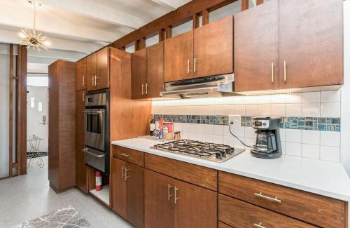 Cedar Rapids - Iowa City Maison | Mid-Century Style And Class In Quiet NE Location
