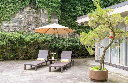 North Stamford Maison | Midcentury Modern ZenHouse Sculptor Studio