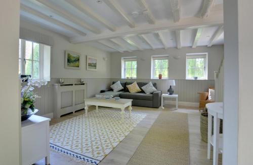 Charcott Maison | Middle Barn
