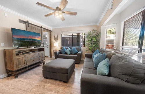 Woodlands Chalet De Ski | Middle Bear Chalet -Perfect getaway for a weekend in the mountains!