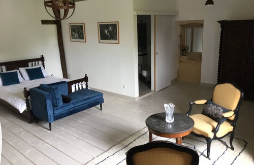Saint-Jean-d'Eyraud Autre | Renovated Farmhouse