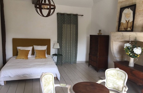 Saint-Jean-d'Eyraud Autre | Renovated Farmhouse