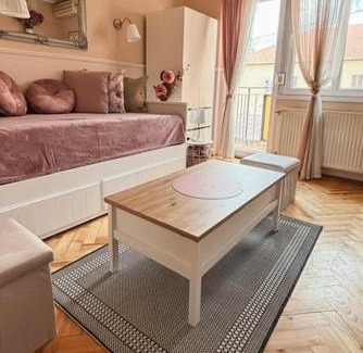 Pecs Appartement | Middle of the city apartman 2