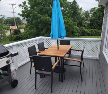 Newport East Appartement | Middletown Modern Apartment - RIBryan Property