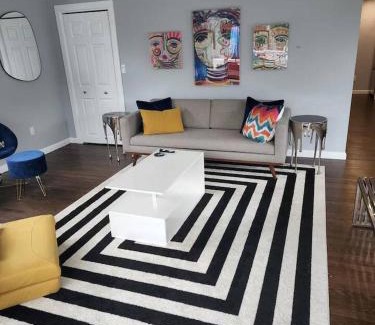 Newport East Appartement | Middletown Modern Apartment - RIBryan Property