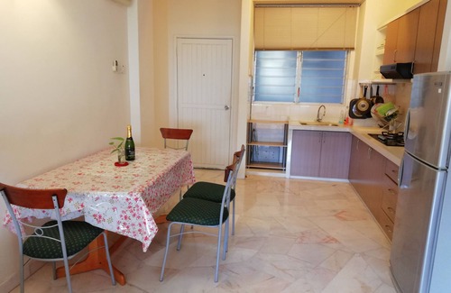 Downtown George Town Appartement | Appartement Midlands Court, Pulau Tikus pour un séjour chez l'habitant