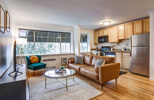 South Park Hill Copropriété | MidMod 2bdrm with rooftop, walk to Rose Medical