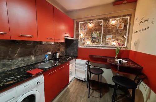 Lviv City Center Appartement | Midnight Cats' Apartment in Rynok Square Світло є завжди!