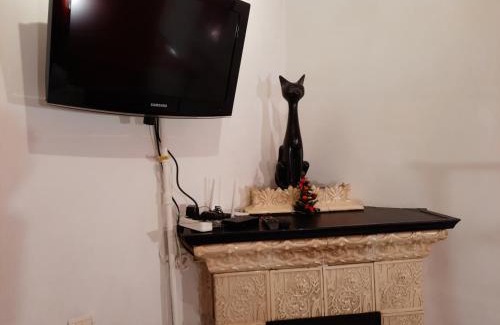 Lviv City Center Appartement | Midnight Cats' Apartment in Rynok Square Світло є завжди!