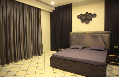 Faridabad Appartement | Midnight Madness