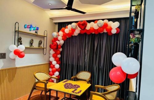 Faridabad Appartement | Midnight Madness