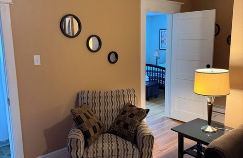 Waterford Valley Appartement | Midstream Manor 2 Bedroom Downtown Apartment, Midstream Manor Unit 7