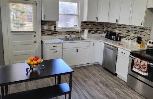 Downtown Omaha Maison | Midtown Beauty- Blackstone Neighborhood, 10 minutes from baseball stadium.