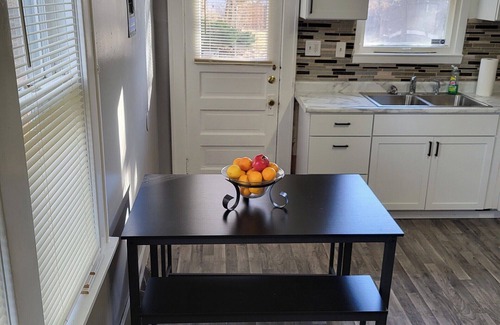 Downtown Omaha Maison | Midtown Beauty- Blackstone Neighborhood, 10 minutes from baseball stadium.