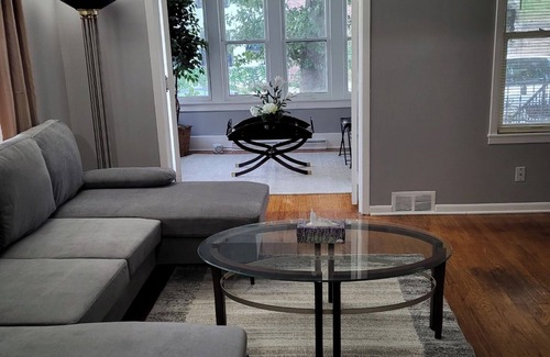Downtown Omaha Maison | Midtown Beauty- Blackstone Neighborhood, 10 minutes from baseball stadium.