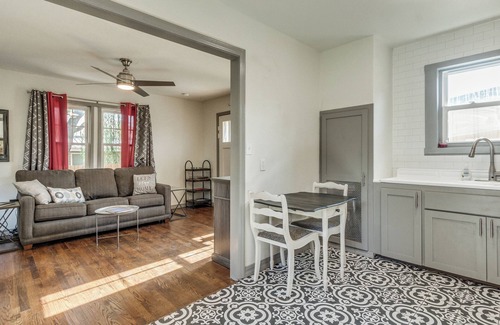 Central Oklahoma City Maison | Midtown cottage near OCU/minutes to Bricktown
