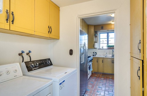 Vista Del Monte Maison | Midtown home with Pool Spa, fire pit, close to U of A, Restaurants, & Shopping
