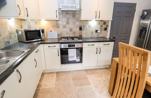 Sutton-in-Craven Cottage | Midway House, CROSS HILLS