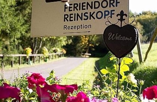 Schoenecken Appartement | Midweek offer (Fri.-Mon.) log cabin - Feriendorf Reinskopf