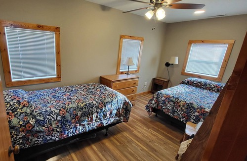 White Lake Cabine | Midwestern Prairie Bird Watcher Nature Lover Seclusion