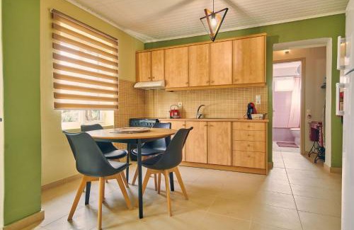 Fiolitis Maison | Mika's Valley View House